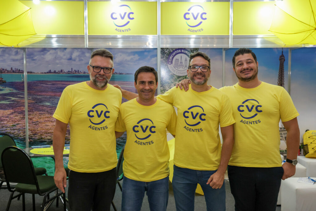 Douglas Silva, Rogério Mendes, Rafael Macedo e Rafael Palagano, da CVC Agentes Douglas Silva, Rogério Mendes, Rafael Macedo e Rafael Palagano, da CVC Agentes