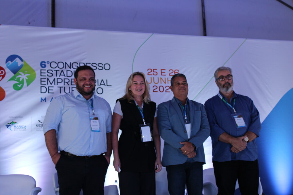 Edivaldo Reis, da Embratur, Patrícia Alemany, da DEAT, Carlos Lidizia, da UFF, e Marcelo Reid, do Macaé CVB Edivaldo Reis, da Embratur, Patrícia Alemany, da DEAT, Carlos Lidizia, da UFF, e Marcelo Reid, do Macaé CVB