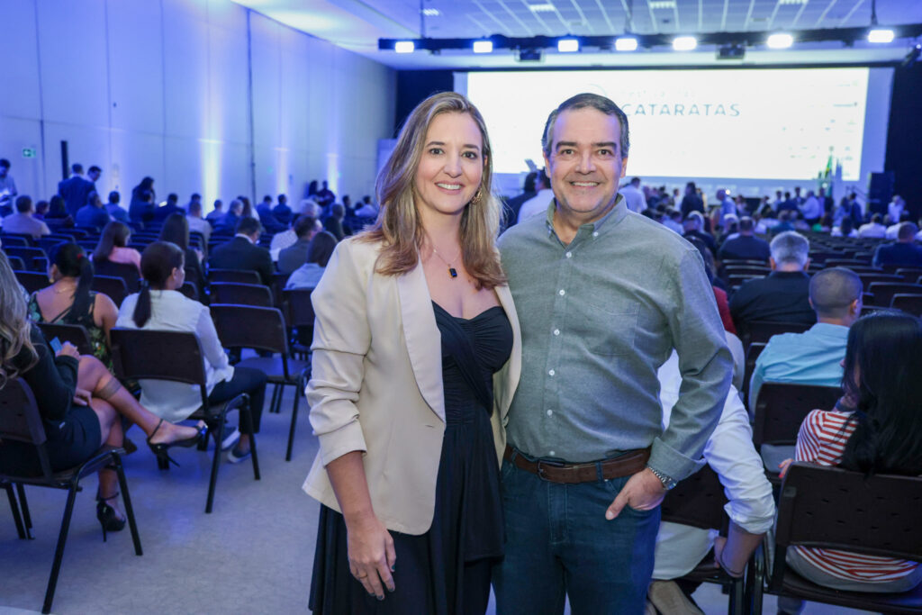 Elaine Tenelero, diretora executiva do Visit Iguassu, com seu esposo Fernando Valente