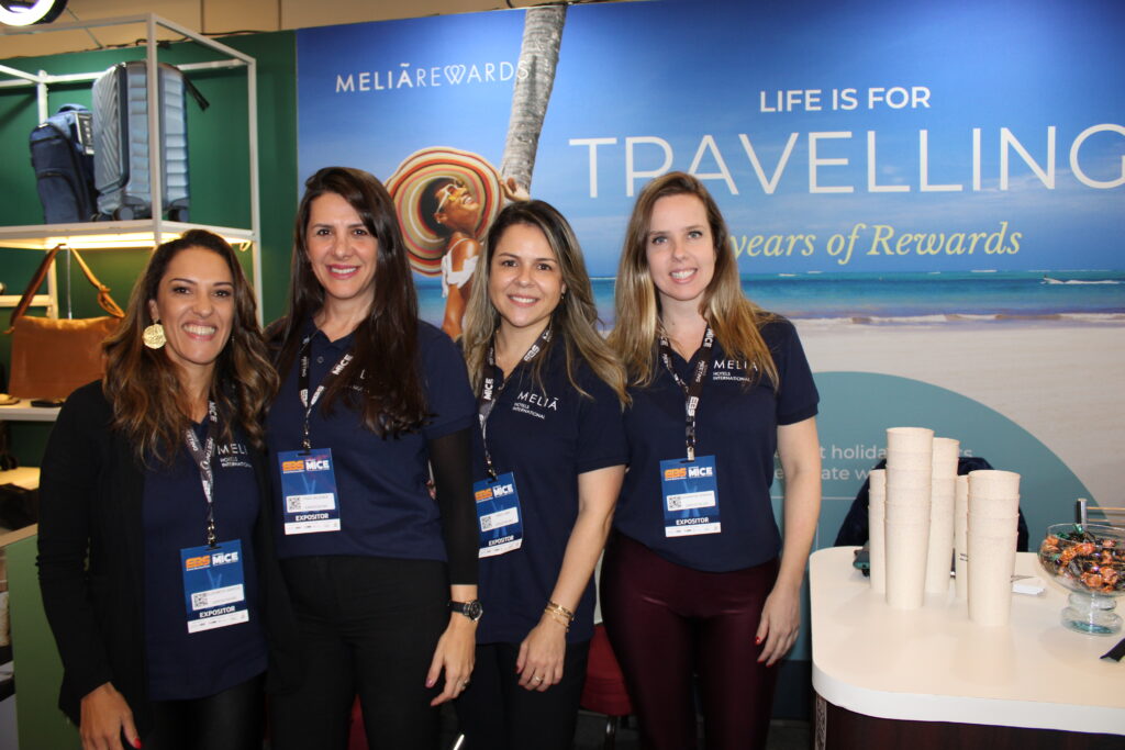 Elizabeth Santos, Thais Valverde, Erica Libia e Samantha Perroni, da rede Meliá Elizabeth Santos, Thais Valverde, Erica Libia e Samantha Perroni, da rede Meliá