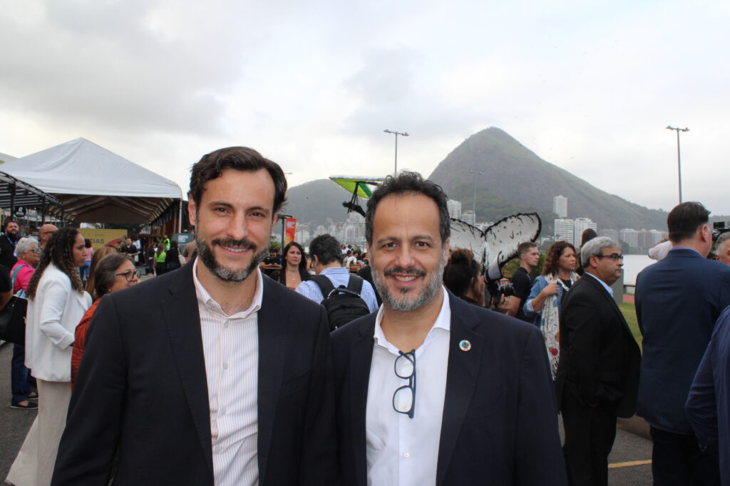 Emilio Izquierdo, e David Galipienzo, do Maraey
