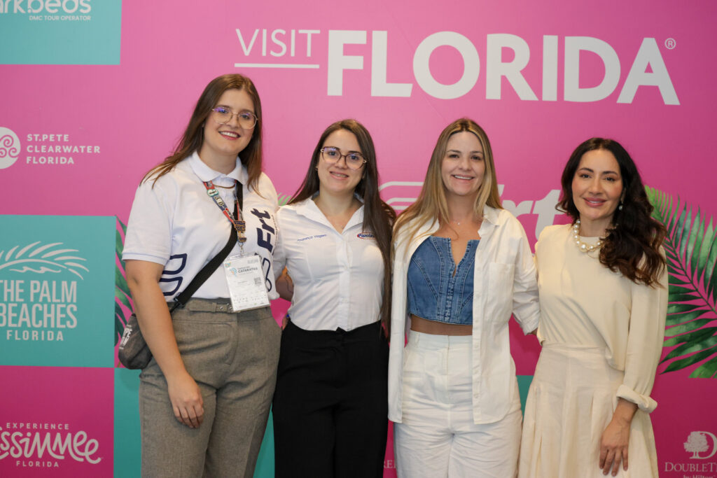 Evelin Kunz, comercial FRT Operadora, Kelli Pazoline e Cinthia Crochiquia, da Pazoline Tur e Danielle Meirelles, diretora da FRT Operadora