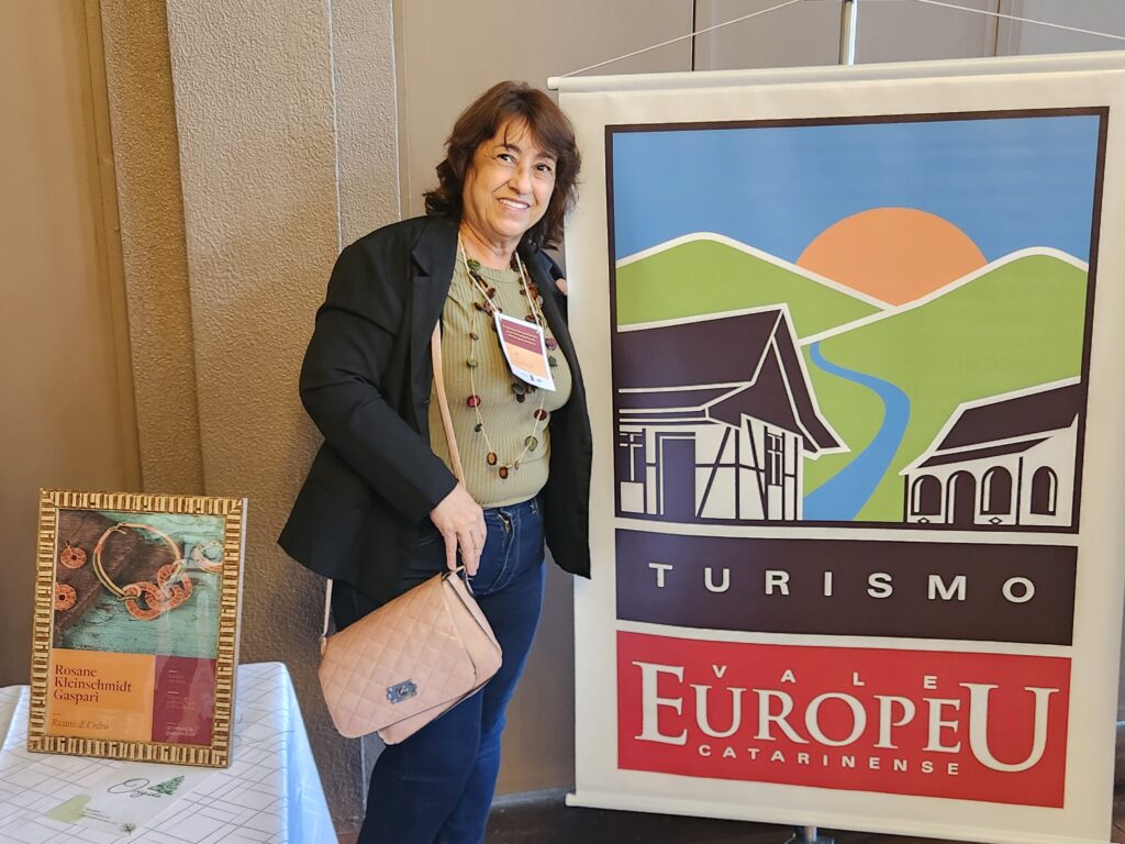 Fátima Ribeiro, artesã de Rodeio, Vale Europeu