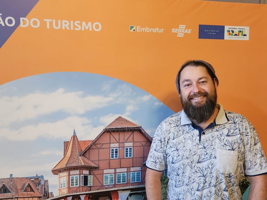 Felipe Colvara, gestor de hospedagem alternativa em Blumenau