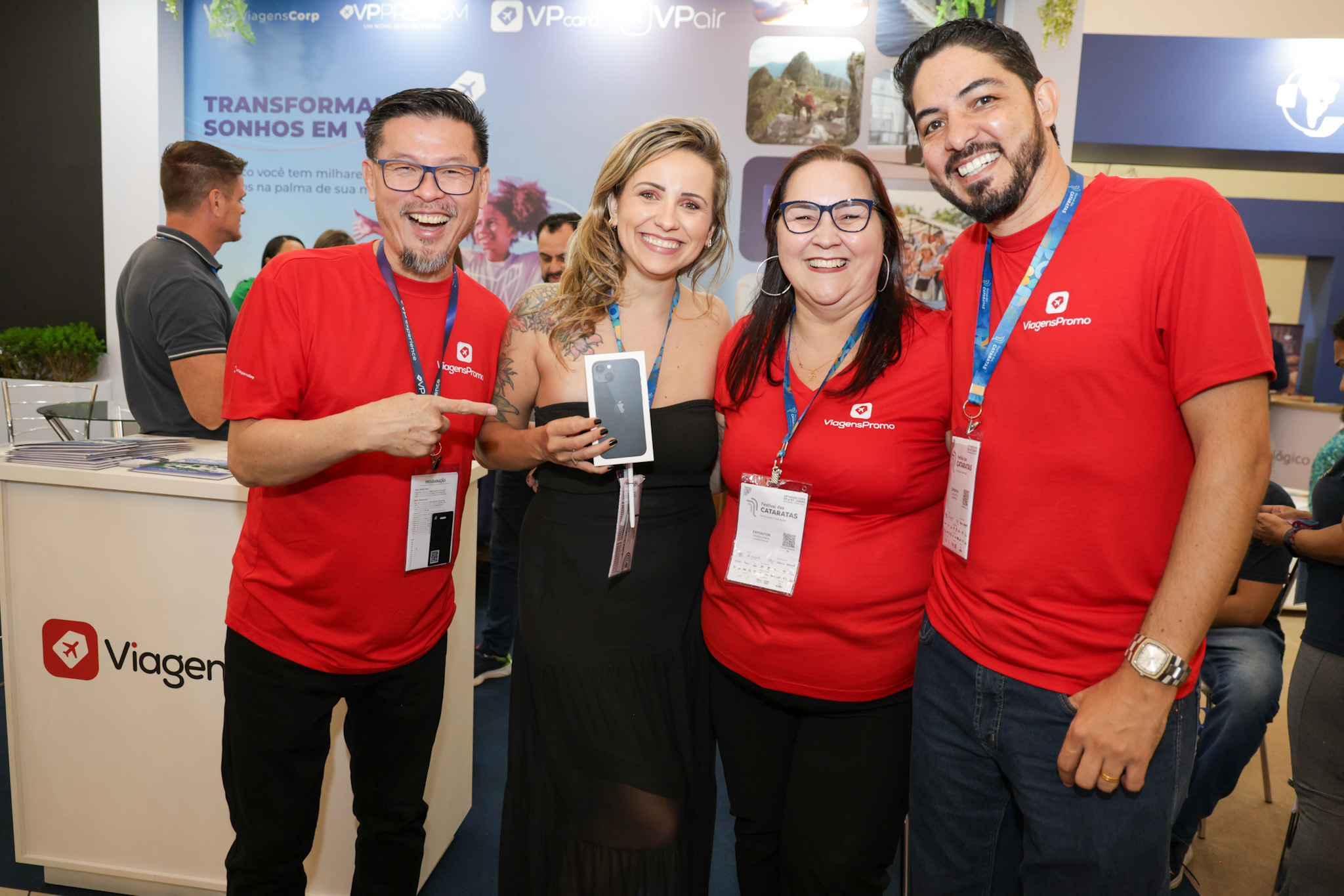 Fernanda Favarin, da Favarin Viagens, foi contemplada com iPhone da ViagensPromo
