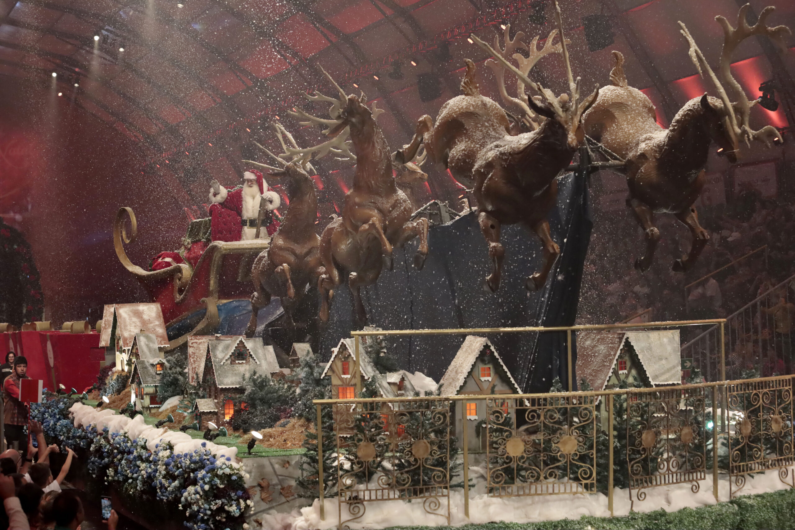 Natal Luz: Grande Desfile de Natal volta acontecer no centro de Gramado 1 Espetáculo Grande Desfile no Natal Luz de Gramado (Divulgacão/Cleiton Thiele)