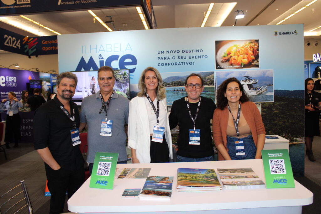 Gilberto Hobeika, Claudinei Baltazar, Aurelio Rufo e Karolinne Carrara, do Ilhabela Mice, com Ludmila Barbanti Gilberto Hobeika, Claudinei Baltazar, Aurelio Rufo e Karolinne Carrara, do Ilhabela Mice, com Ludmila Barbanti