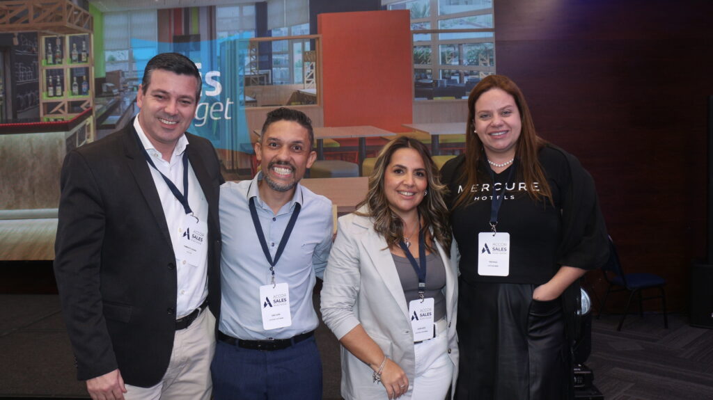 Humberto Bueno, da Accor, Daniel Alvino, Juliana Santos e Thais Kalaes, do Cluster ABC e Moema