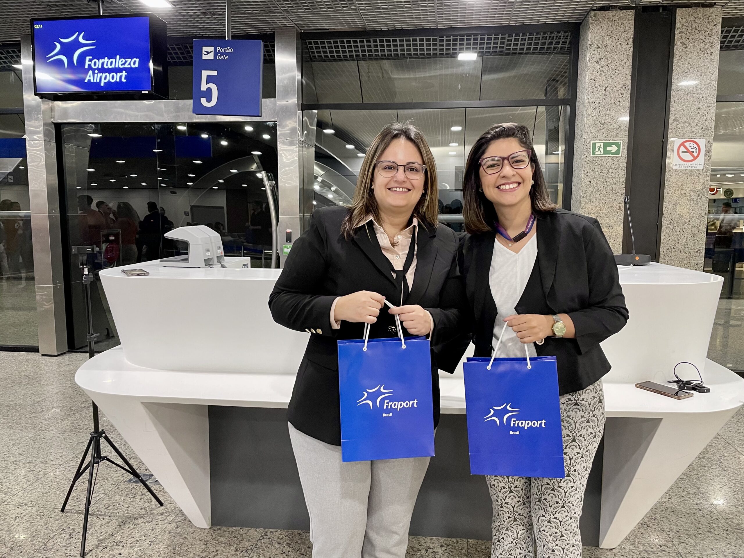 Thais Redr, diretora de operações e Juliana de Paula, assessora de comunicação da Fraport Brasil Thais Redr, diretora de operações e Juliana de Paula, assessora de comunicação da Fraport Brasil