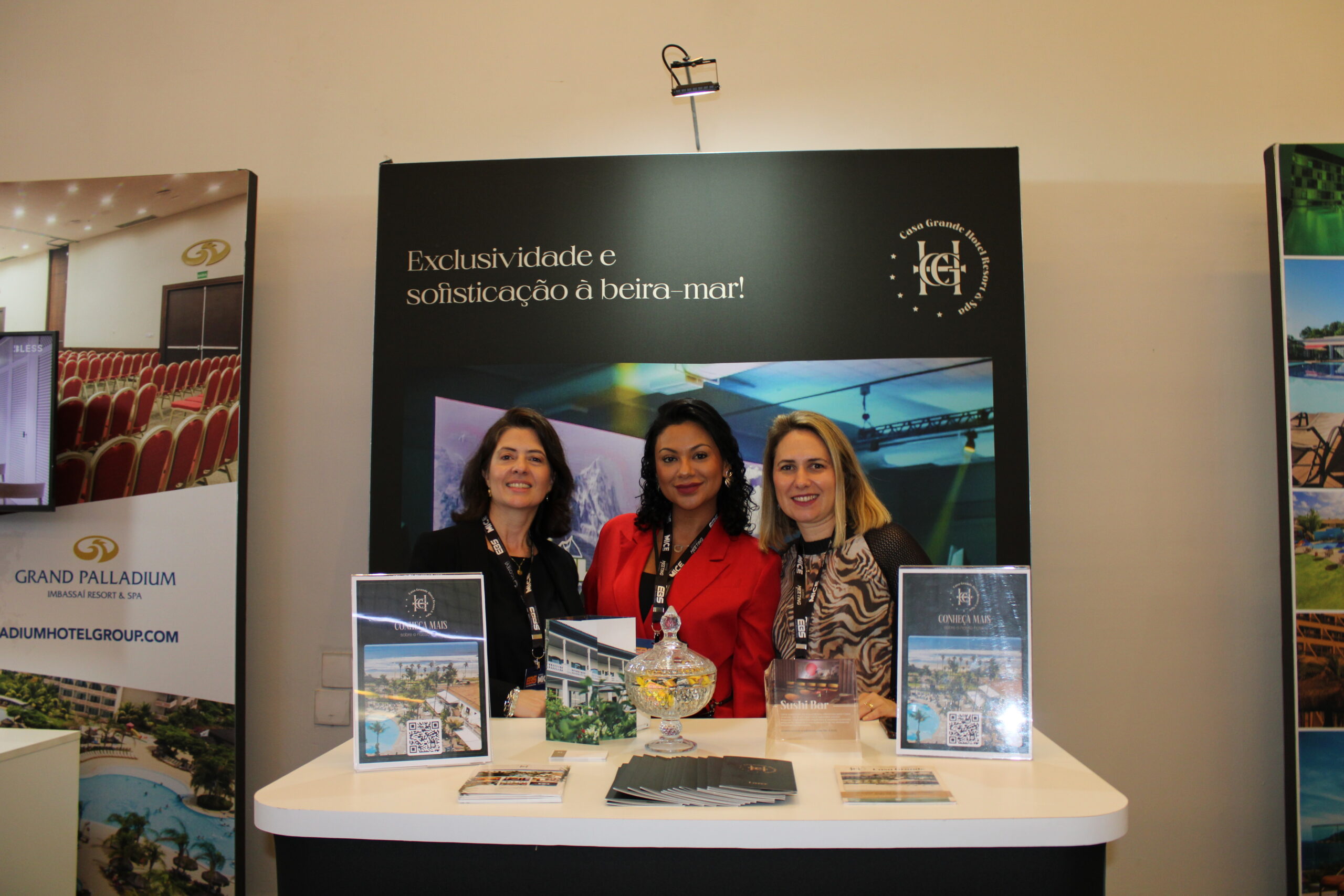 Thereza Carvalhaes e Priscyla Itokazo, da Casa Grande Hotel Resorts & Spa com Rita Pinotti