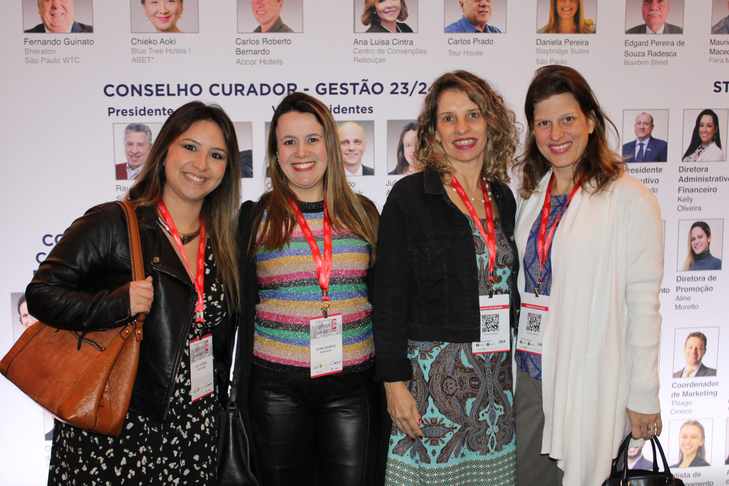 Equipe da Abav-SP l Aviesp durante o evento Equipe da Abav-SP l Aviesp durante o evento