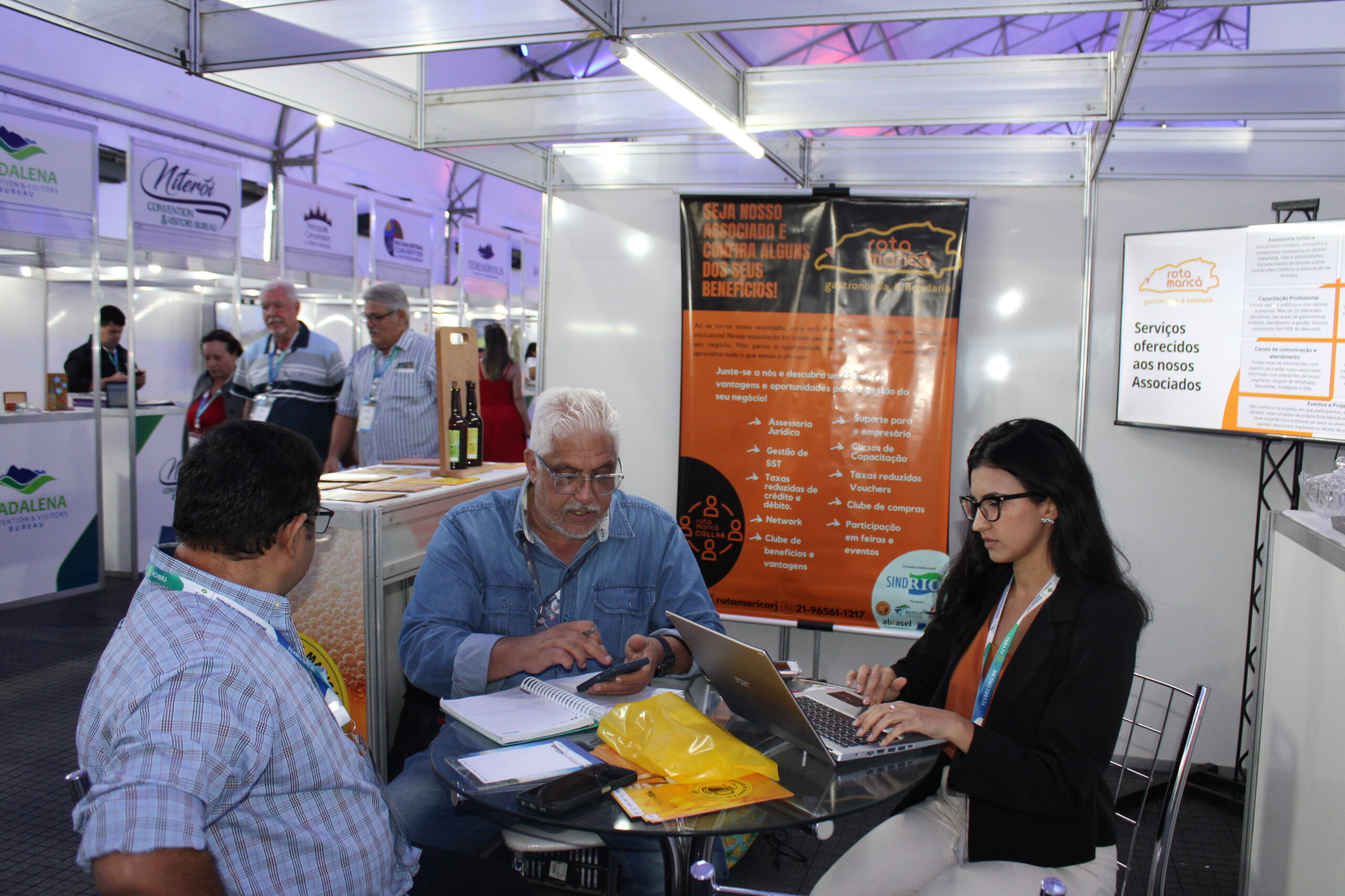 Julio Rodrigues, Odilon Correia e Fabiane Albuquerque, do Ação Rota Maricá Julio Rodrigues, Odilon Correia e Fabiane Albuquerque, do Ação Rota Maricá