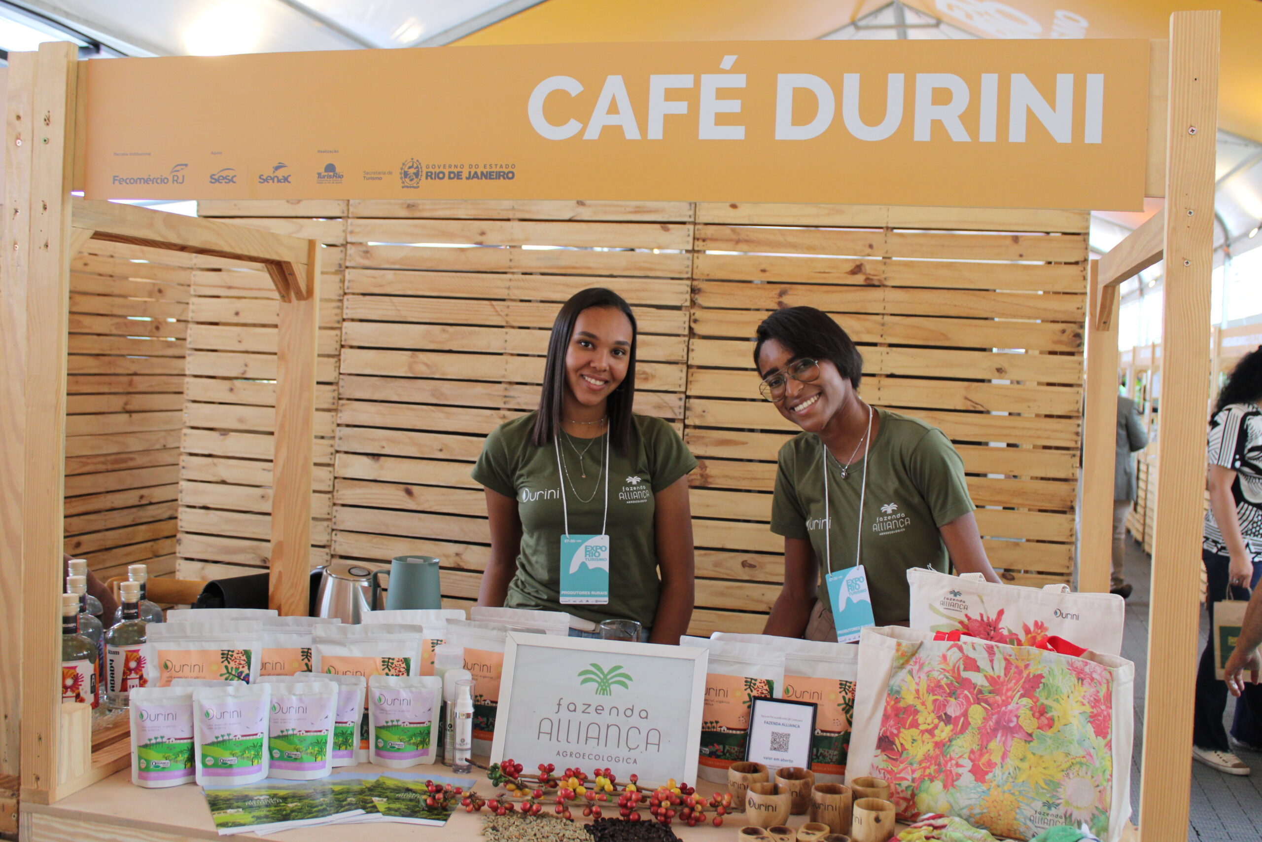 Kaylane Rocha e Milena Nascimento, da Fazenda Alliança, Barra do Piraí