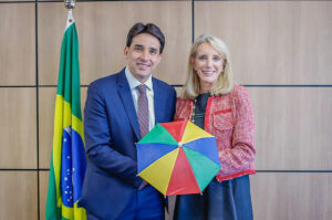 Ministro de Portos e Aeroportos, Silvio Costa Filho, e a embaixadora dos EUA, Elizabeth Frawley Bagley (Divulgação MPor Eduardo Oliveira)