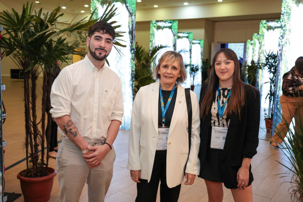 Nicolas Jaluf e Maria Laura Pierini, do Visit Buenos Aires, e Victoria Martinez Corrado, do Buenos Aires Bus