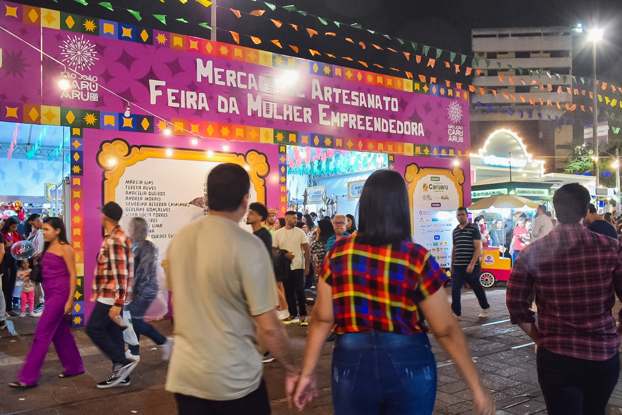 O Mercado de artesanato apresenta obras criadas por mulheres empreendedores O Mercado de artesanato apresenta obras criadas por mulheres empreendedores