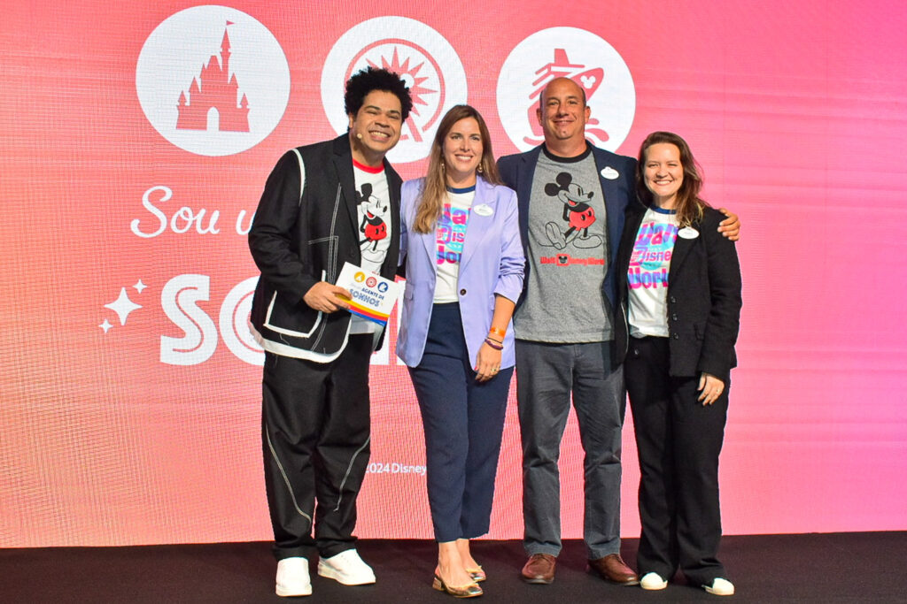 O time da Disney no Brasil recebeu os agentes de viagens no Renaissance , em São Paulo