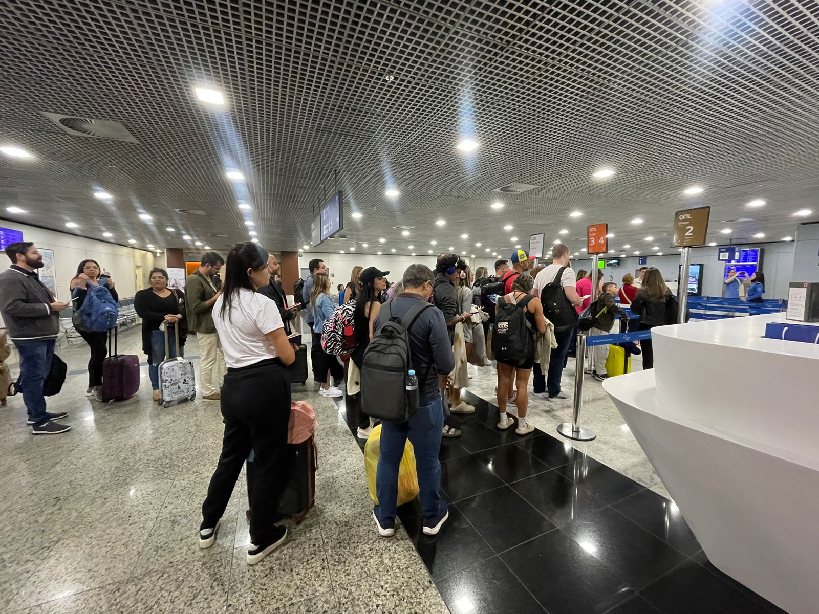 Passageiros embarcam em voo direto de Fortaleza a Orlando pela primeira vez em quatro anos Passageiros embarcam em voo direto de Fortaleza a Orlando pela primeira vez em quatro anos
