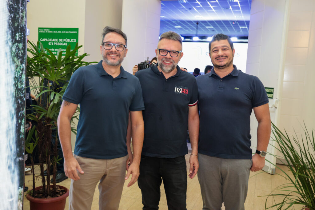Rafael Macedo, Douglas Silva e Rafael Palagano, da CVC Agentes