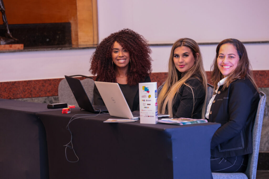 Rafaela Machareth, Gabrielly Sanah e Rosane Dória, da Promo Marketing Inteligente