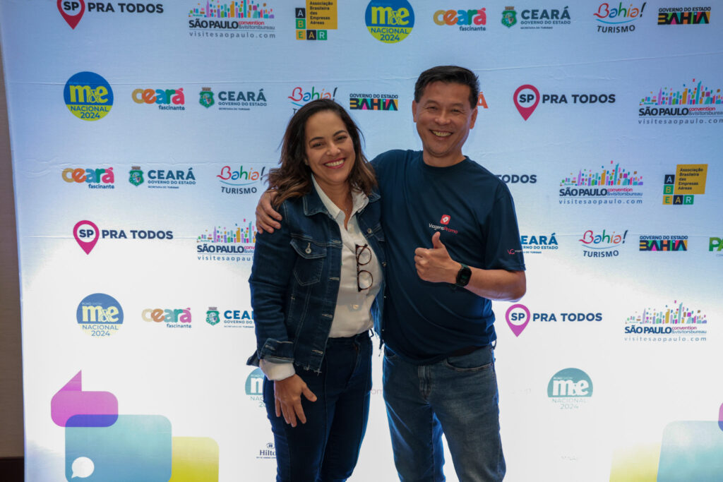Rosane Doria, da Promo e Valter Onishi, gerente geral de Vendas da ViagensPromo