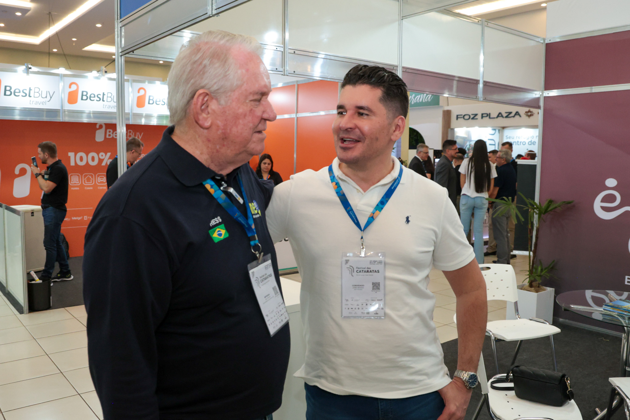 Roy Taylor, do M&E, e Jaime Mendes, presidente do Visit Iguassu Roy Taylor, do M&E, e Jaime Mendes, presidente do Visit Iguassu
