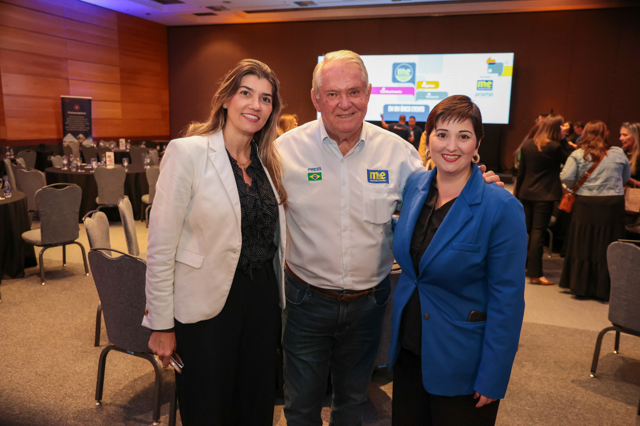 Roy Taylor, do M&E entre Gabriela Molinari e Marcela Saar, do Hotel Ouro Minas Roy Taylor, do M&E entre Gabriela Molinari e Marcela Saar, do Hotel Ouro Minas