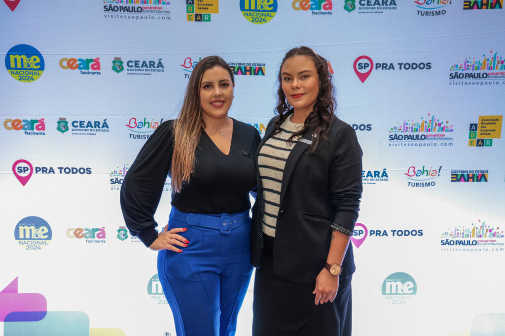 Thaina Monteiro e Amanda Santos, da equipe Comercial do Royal Palm Plaza