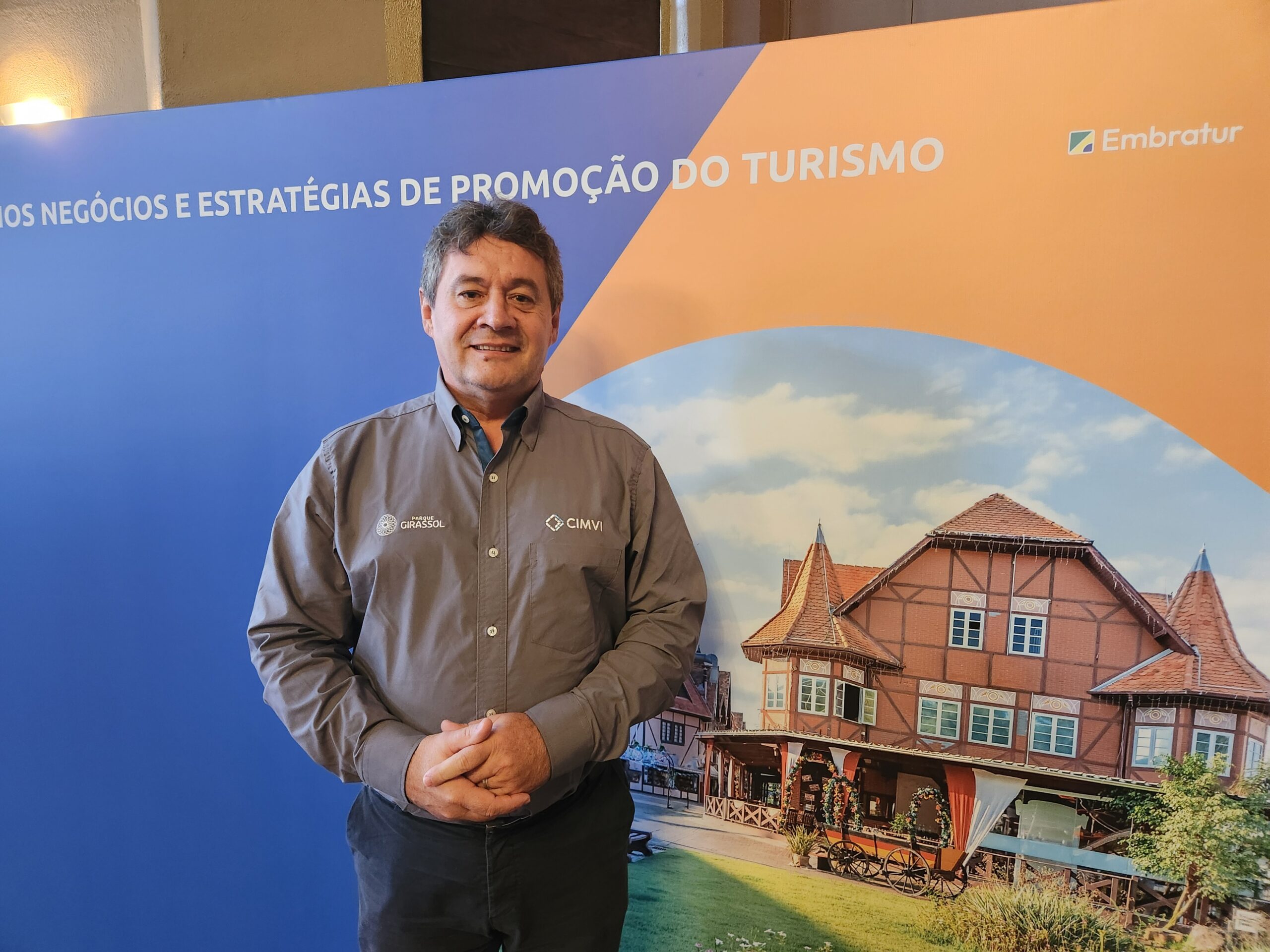 Valcir Ferrari, prefeito de Rodeio e presidente do CIMVI Valcir Ferrari, prefeito de Rodeio e presidente do CIMVI
