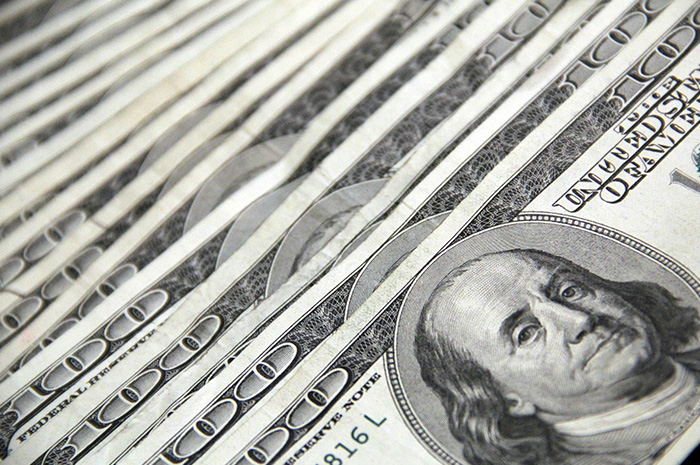 Dólar em alta: como a disparada da moeda afeta os planos de viagens dos brasileiros 1 dólar (Banco de imagens Pexels/John Guccione)