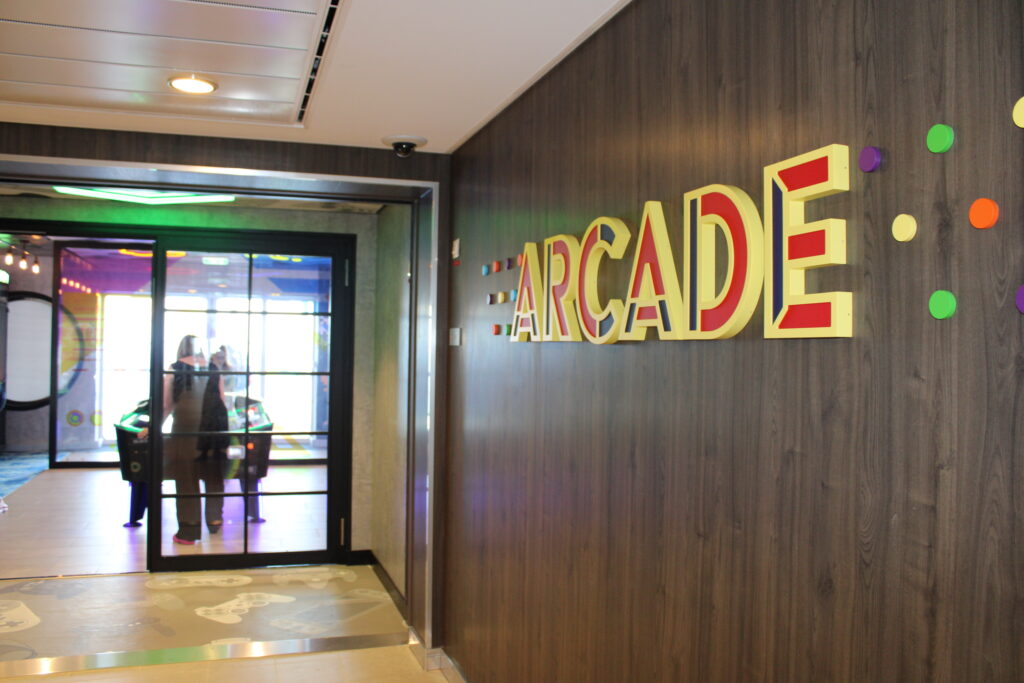 Arcade é a área de jogos para adultos e crianças