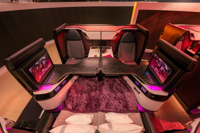 Qatar Airways apresenta a nova versão de sua classe executiva, a Qsuite Next Gen, prevista para 2025 1 A nova classe executiva chega para equilibrar a relação entre trabalho, família e amigos (Divulgação/Qatar Airways)