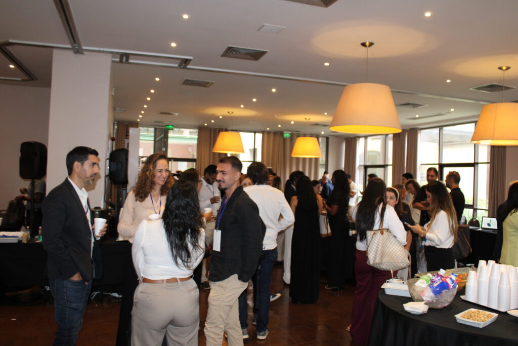 Café da manhã de muito networking Café da manhã de muito networking