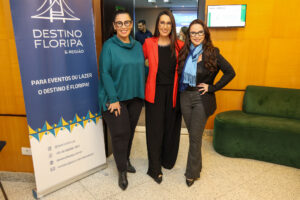 Carla Cabral Costa, da secretaria de Turismo de Florianópolis, Elaine Neves e Ana Sebben, do Destino Floripa & Região (Eric Ribeiro/M&E)