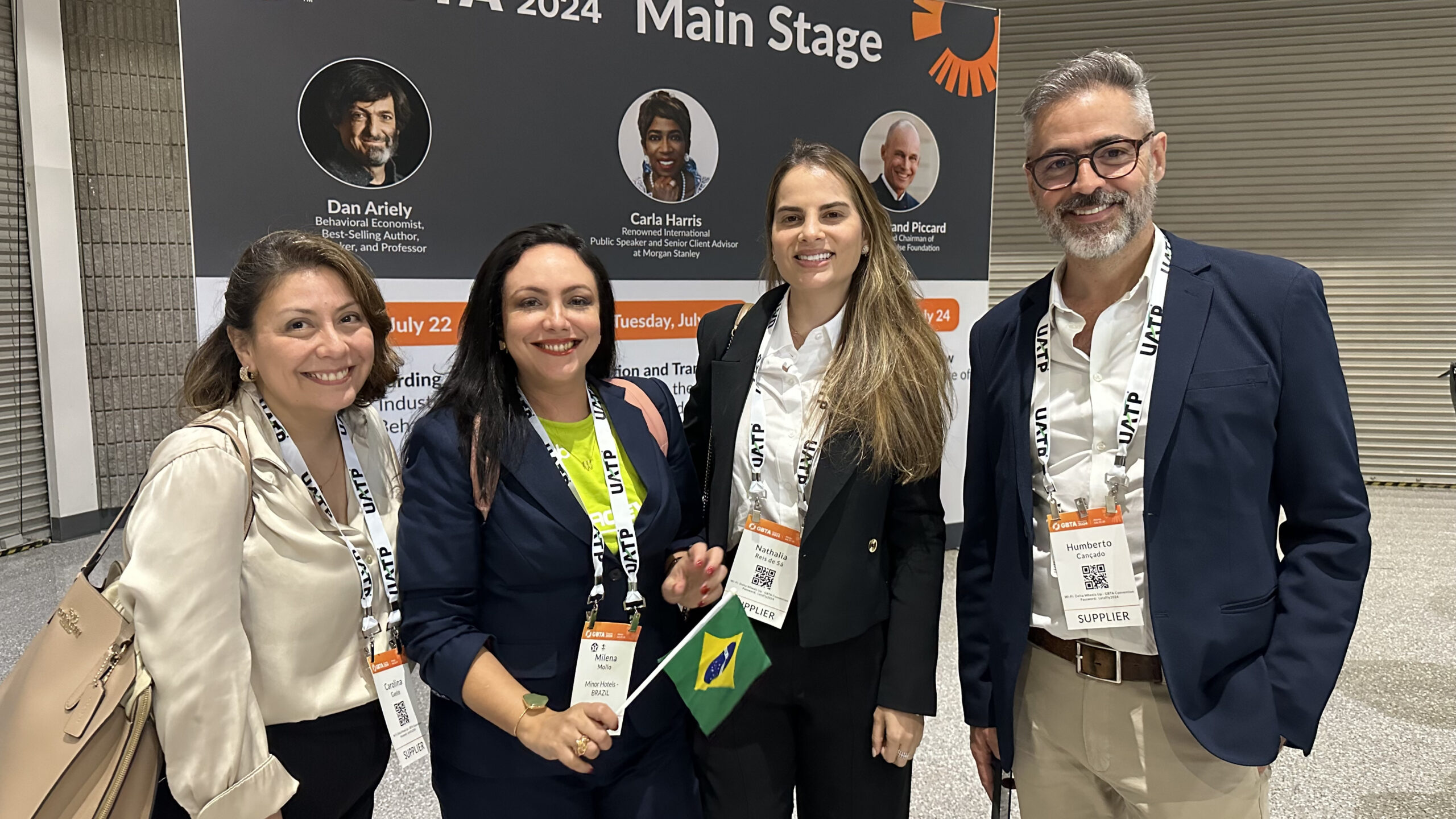 Carolina Gaete e Milena Freire, da Minor Hotels com Nathalia Reis de Sá e Humberto Cançado, da Voetur Turismo Carolina Gaete e Milena Freire, da Minor Hotels com Nathalia Reis de Sá e Humberto Cançado, da Voetur Turismo