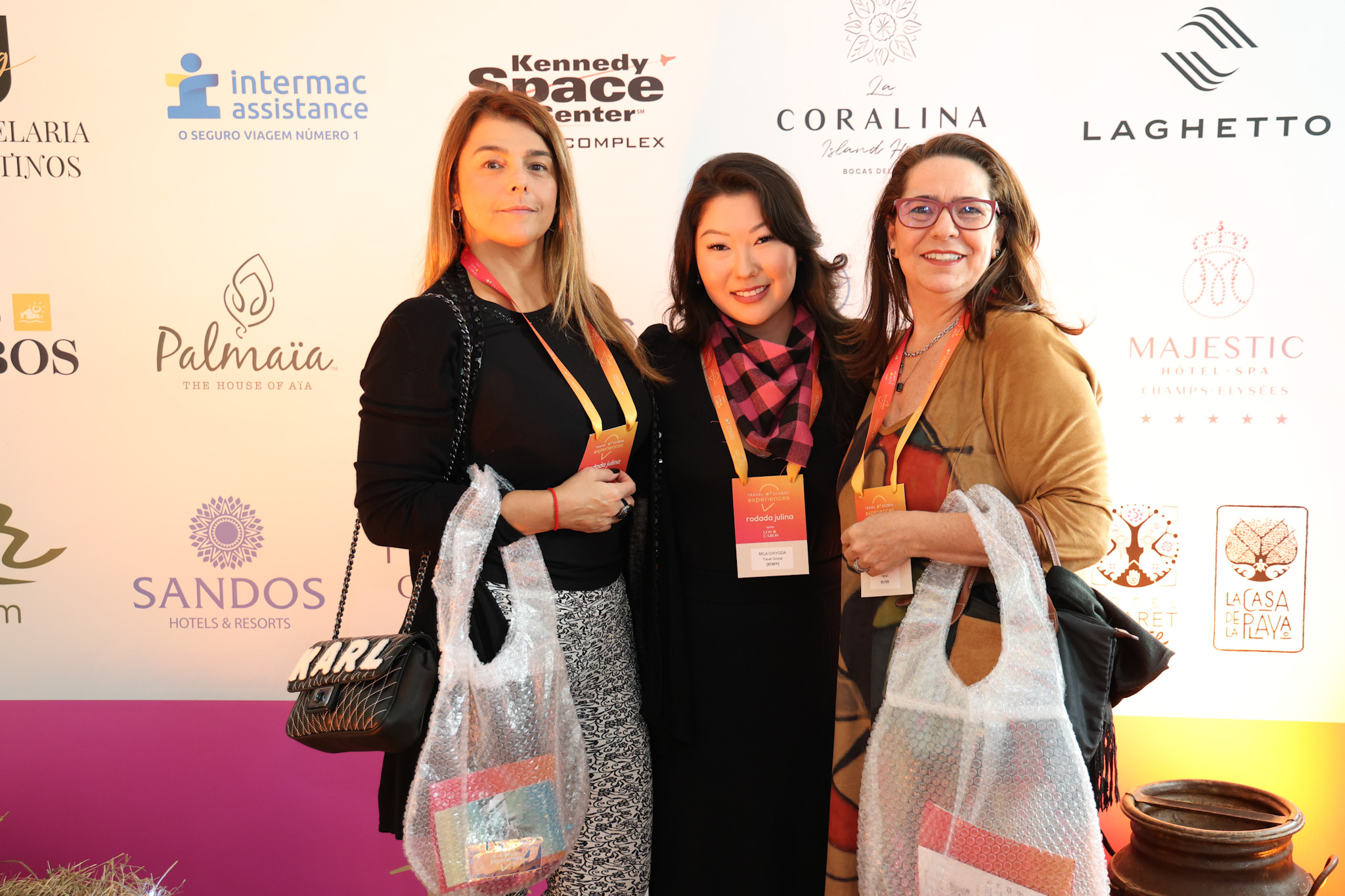 Claudia Bernardo, da Six Viagens, Mila Chiyoda, da Travel Global e Andréa Ferrari, da FerrariTour