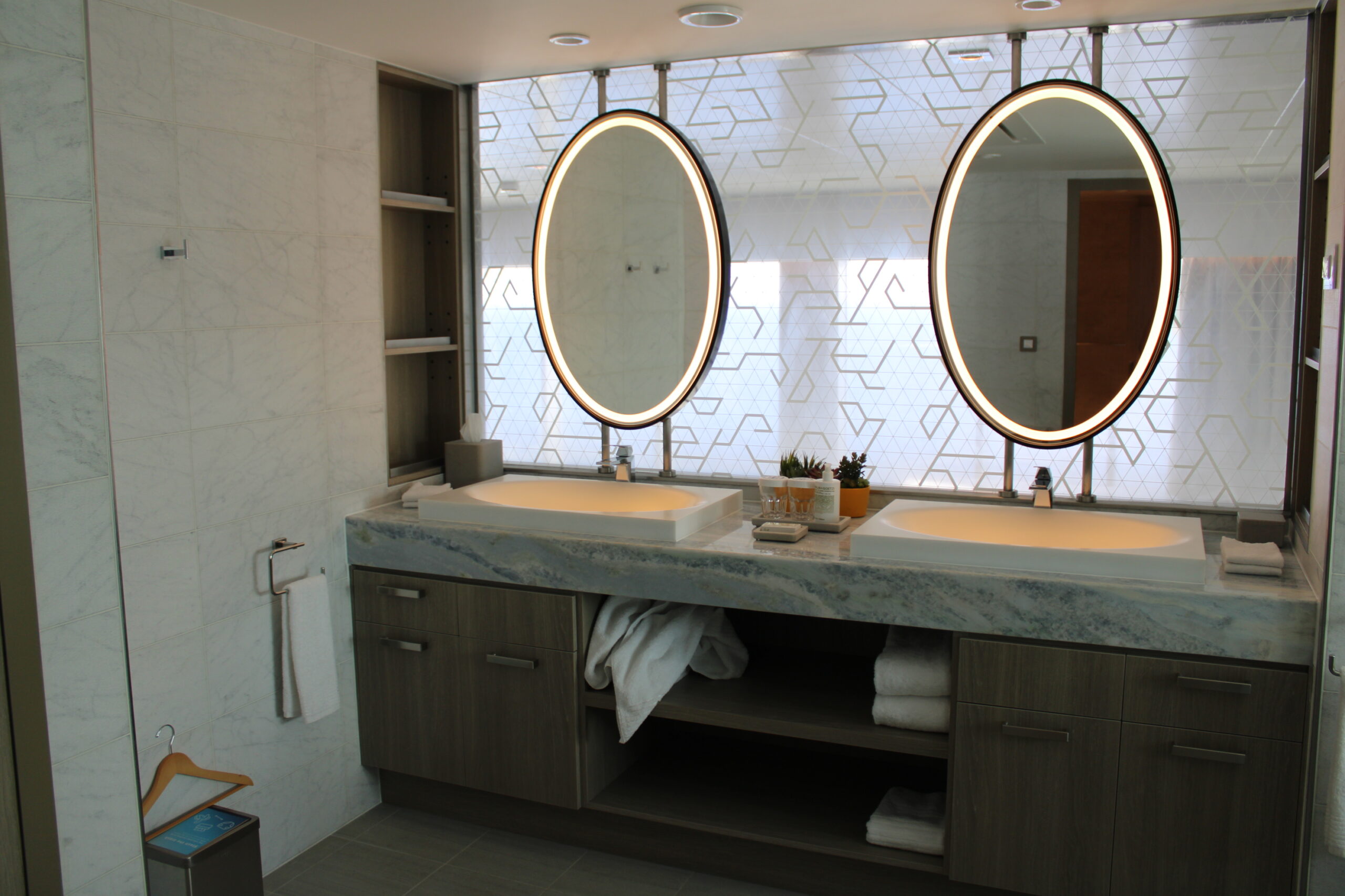 Detalhes do banheiro da Royal Loft Suite
