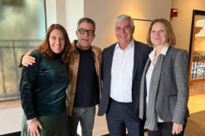 Carolina Mescolin, gerente geral do JW Marriott Rio de Janeiro, com Luis Calainho, Alfredo Lopes e Xanda Calafiori, da Blue Note Rio (Divulgação/Arteiras Comunicação)