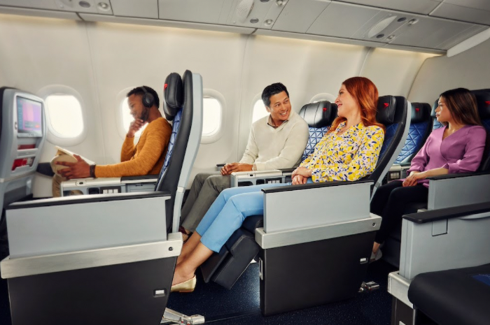 Conheça nova cabine da Delta Airlines, Premium Select, que fica entre a executiva e econômica 1 A cabine oferece mais espaço, atendimento exclusivo e uma variedade de opções de entretenimento e menu (Divulgação/Delta Airlines)