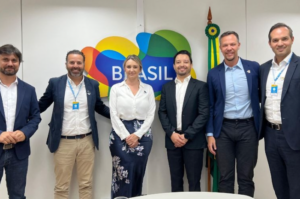 Reunião aconteceu para debater como as duas empresas podem cooperar a fim de promover o país (Reprodução/Embratur/Renato Vaz)
