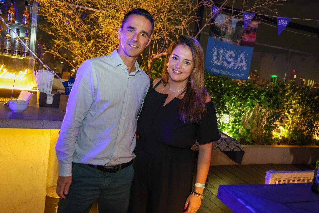 Eduardo Genekian, da Cruise America e Ana Elisa Facchinato, do Brand USA