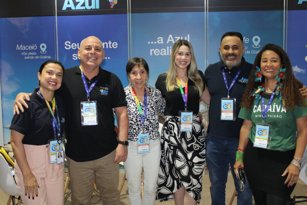 Equipe da Azul com Turismo de Porto Seguro