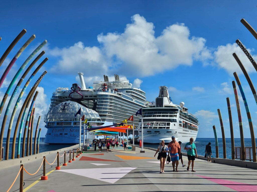 Utopia of the Seas atraca na ilha de Cococay; veja fotos Utopia of the Seas atraca na ilha de Cococay; veja fotos