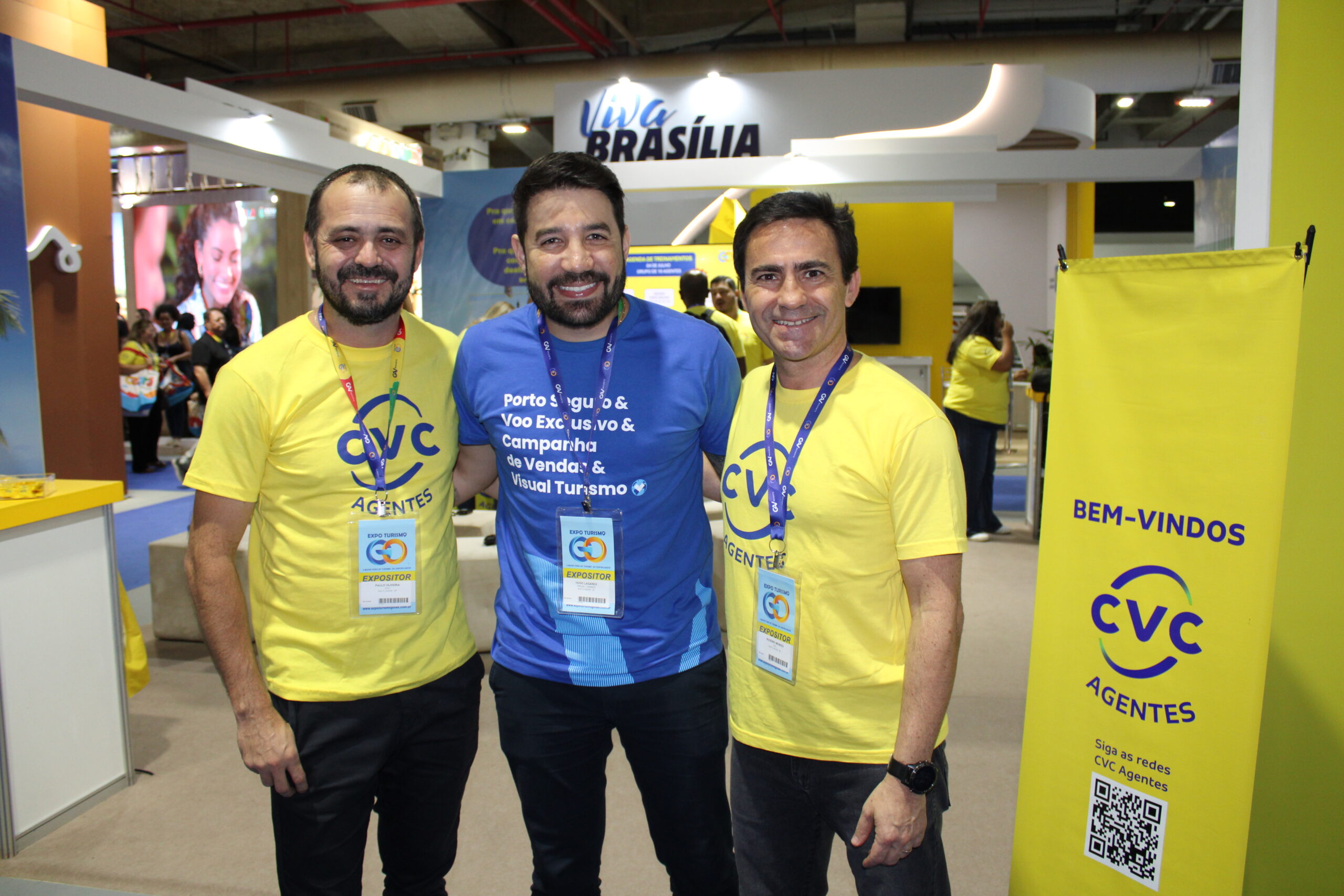 Hugo Lagares, da Visual, entre Paulo Oliveira e Rogério Mendes, da CVC Hugo Lagares, da Visual, entre Paulo Oliveira e Rogério Mendes, da CVC