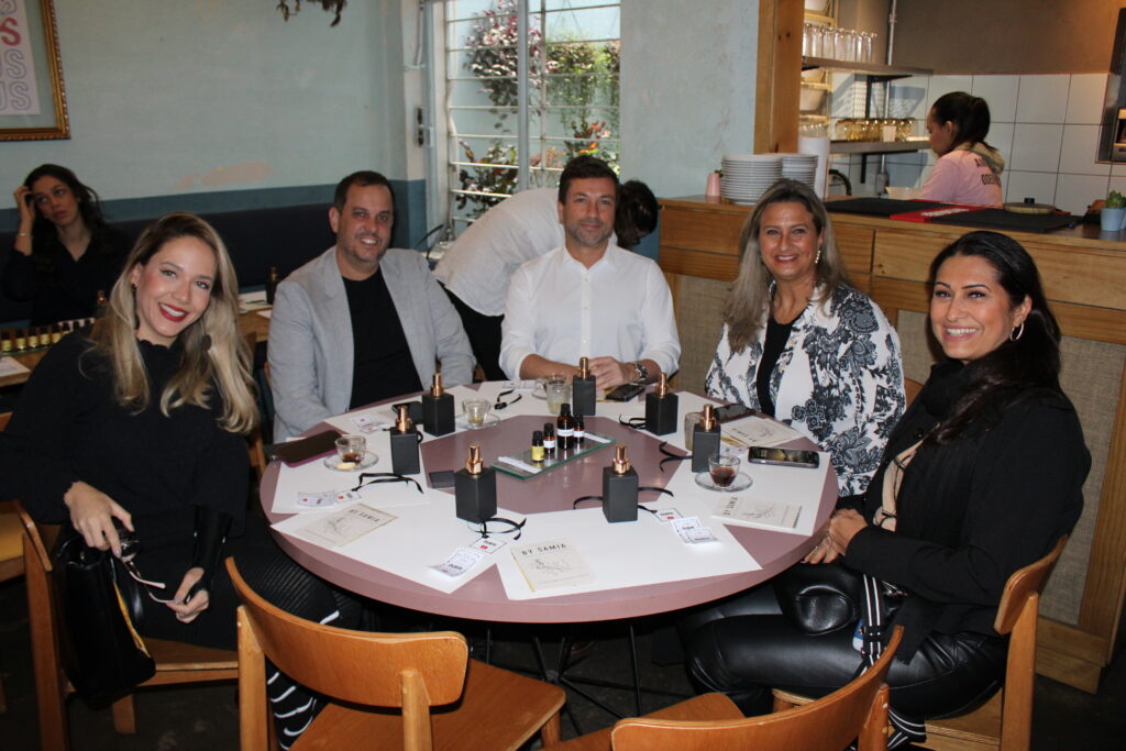 Sandra Sciacca e Denise Amado, da Discovery Eventos, Eduardo Anelhe, da Globalis, Gilberto Junqueira, da Orbee e Luana Barbosa, da Queensberry Sandra Sciacca e Denise Amado, da Discovery Eventos, Eduardo Anelhe, da Globalis, Gilberto Junqueira, da Orbee e Luana Barbosa, da Queensberry