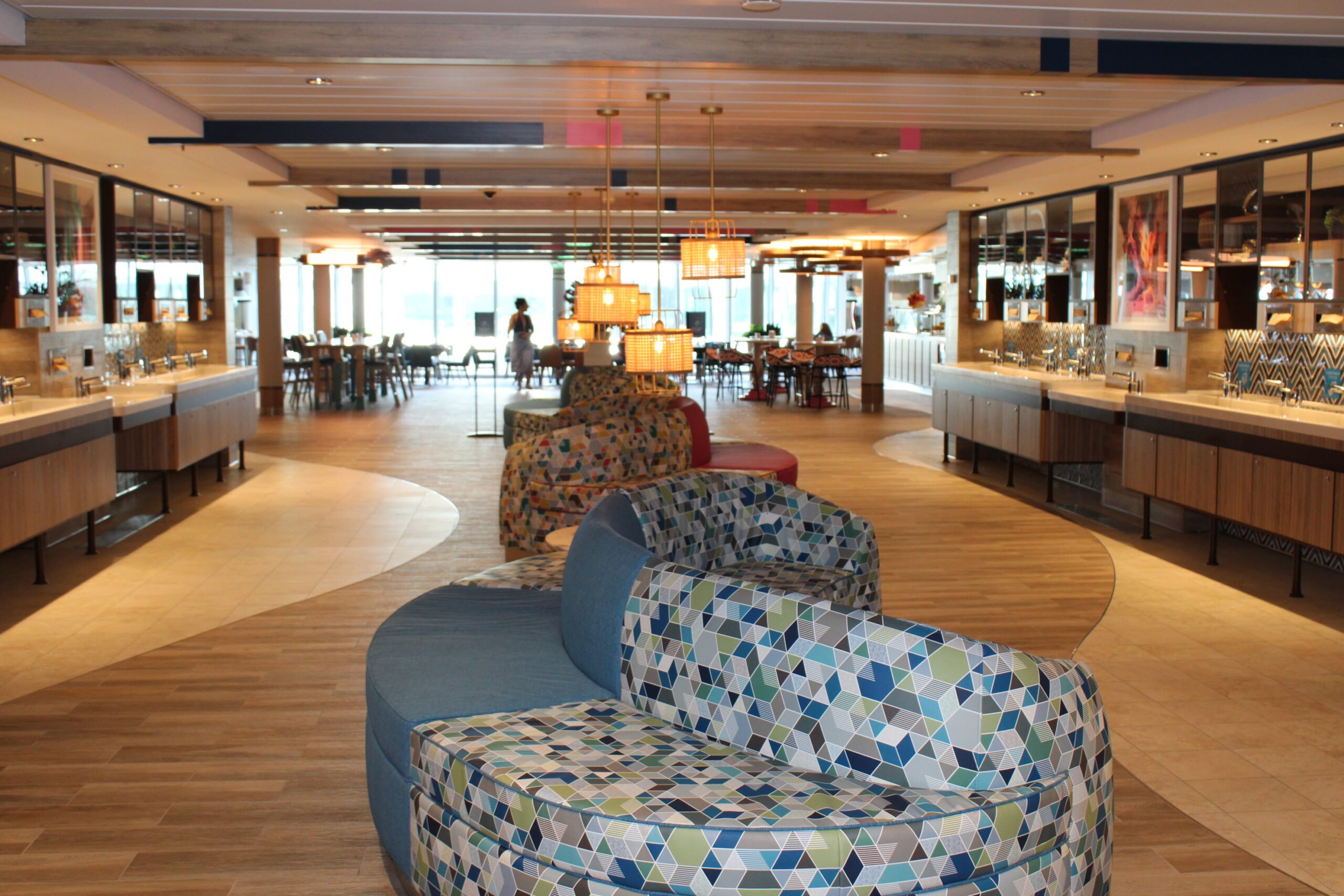 Interior do restaurante WindJammer
