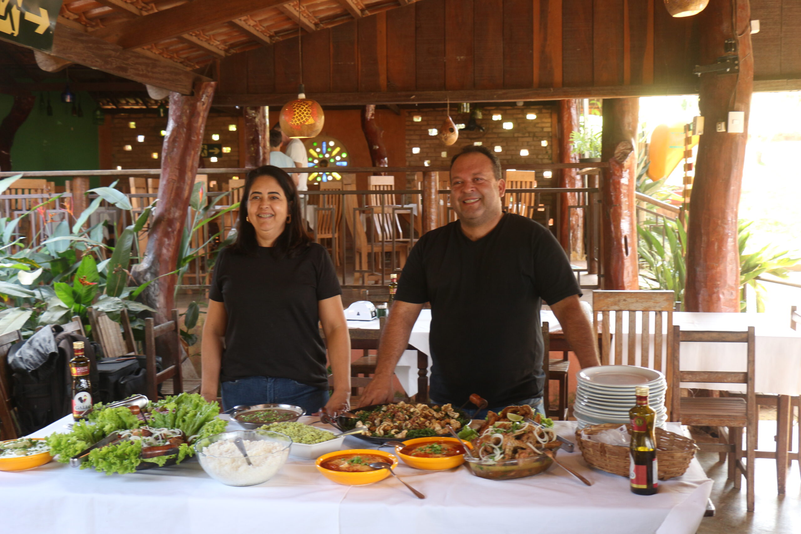 Luiz Fabiano e Marcia, proprietários do restaurante Cantinho de Minas Luiz Fabiano e Marcia, proprietários do restaurante Cantinho de Minas