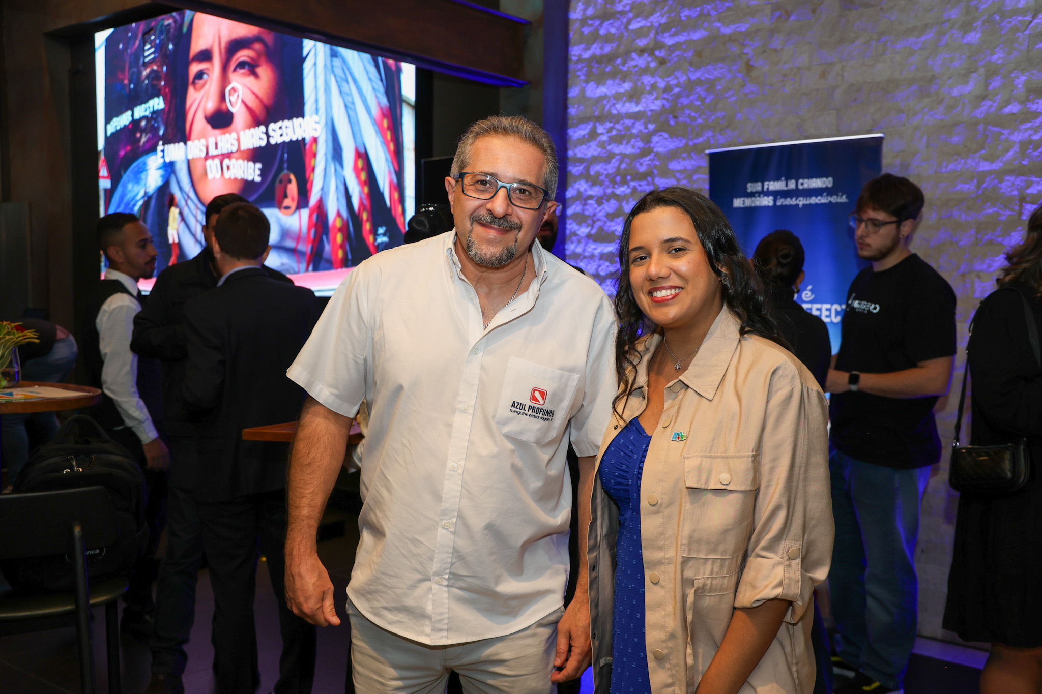 Marroni, da Azul Profundo, e Bárbara Santos, do Turismo de Aruba Marroni, da Azul Profundo, e Bárbara Santos, do Turismo de Aruba