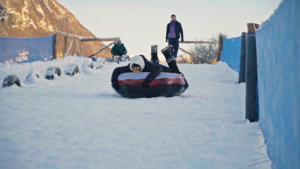 Ushuaia se prepara para receber turistas brasileiros durante inverno argentino e inova na oferta de produtos 3 Parque das boias Ushuaia se prepara para receber turistas brasileiros durante inverno argentino e inova na oferta de produtos