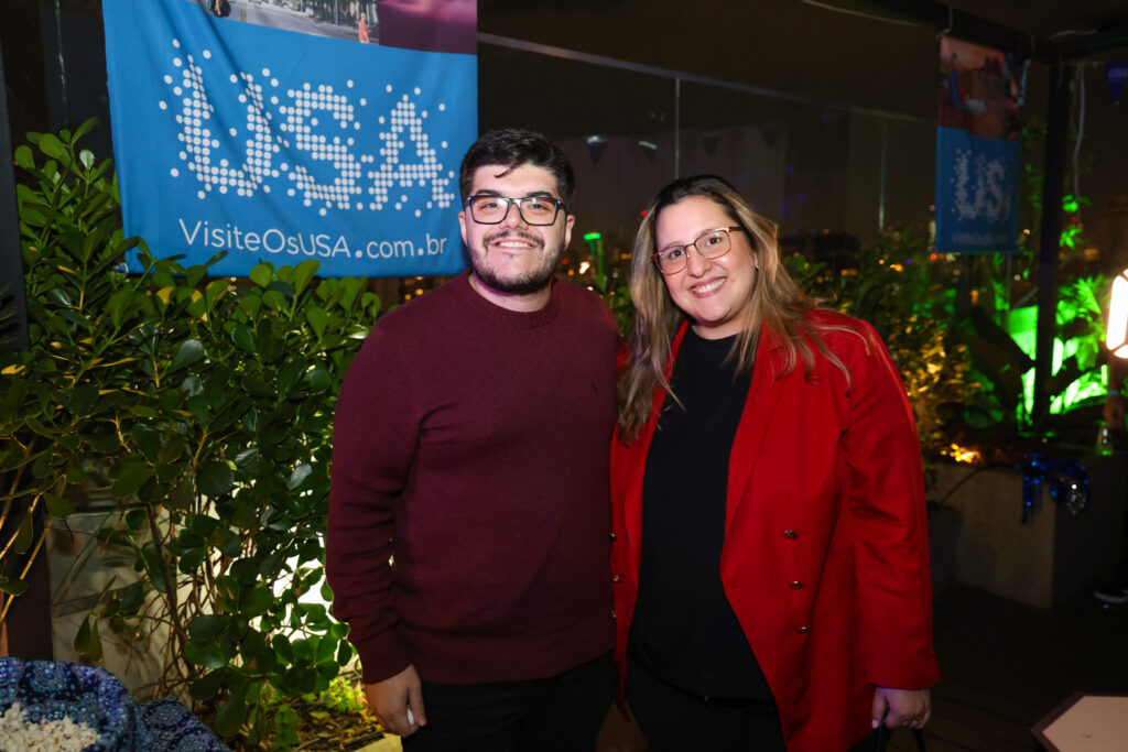 Paulo Biondo e Carolina Gusson, da CVC Corp